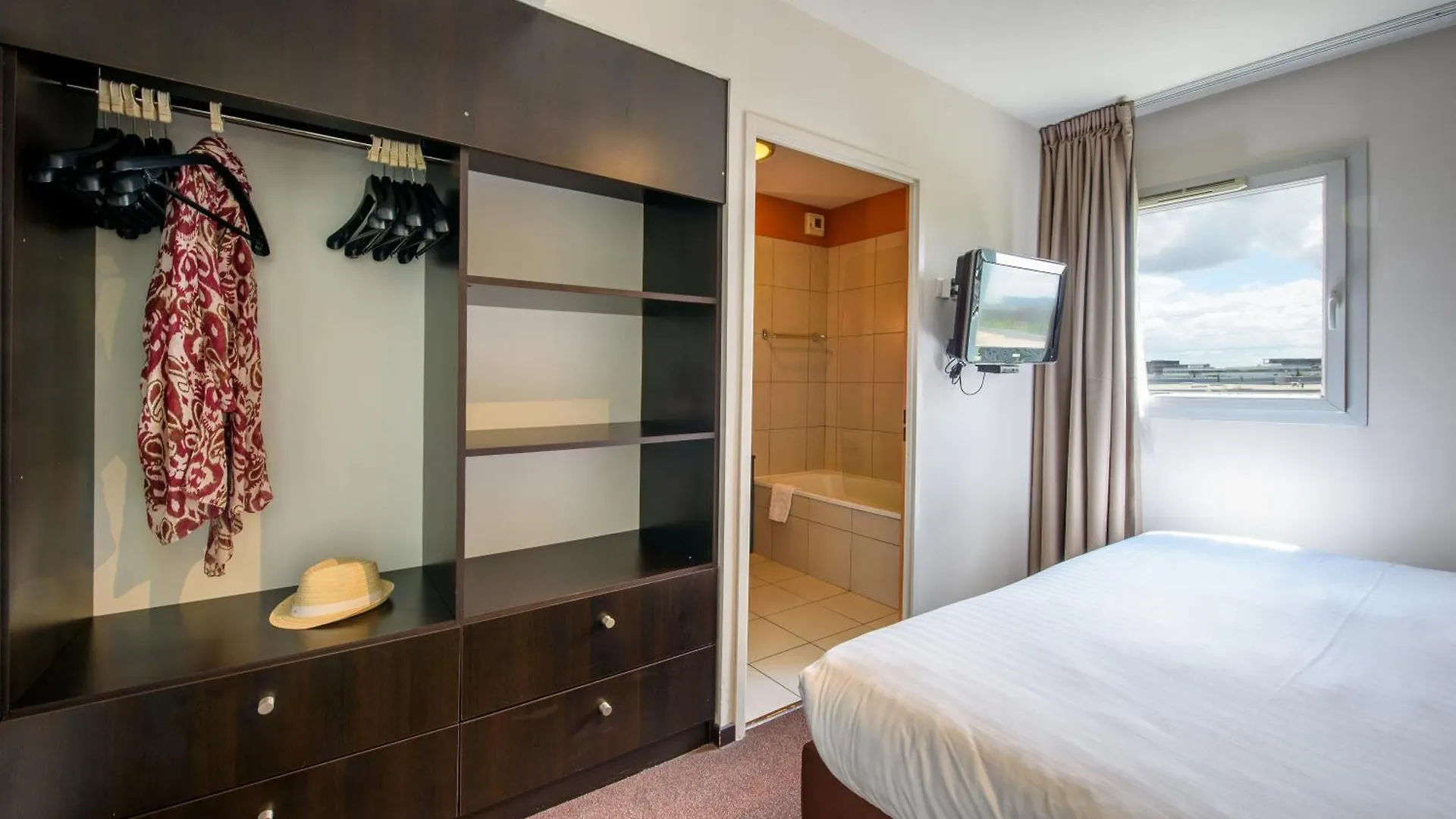 Clarion Aparthotel Toulouse Le Parc De L'Escale Hotel