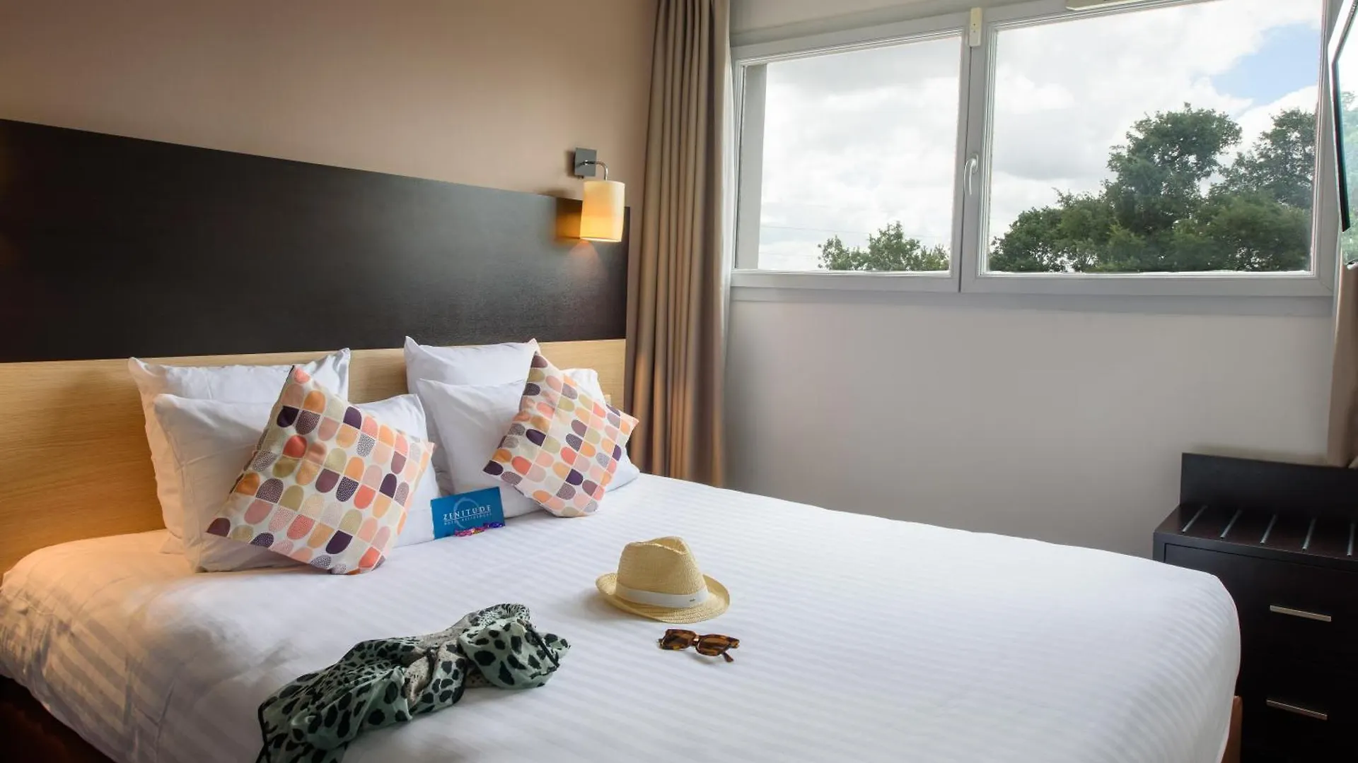 **** Hotel Zenitude Hôtel-Résidences Le Parc de l'Escale Toulouse France
